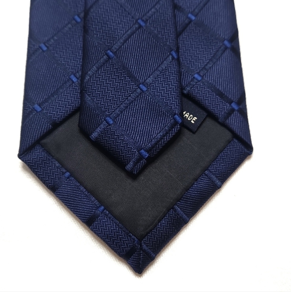 Diamond Necktie - Picture 6 of 15